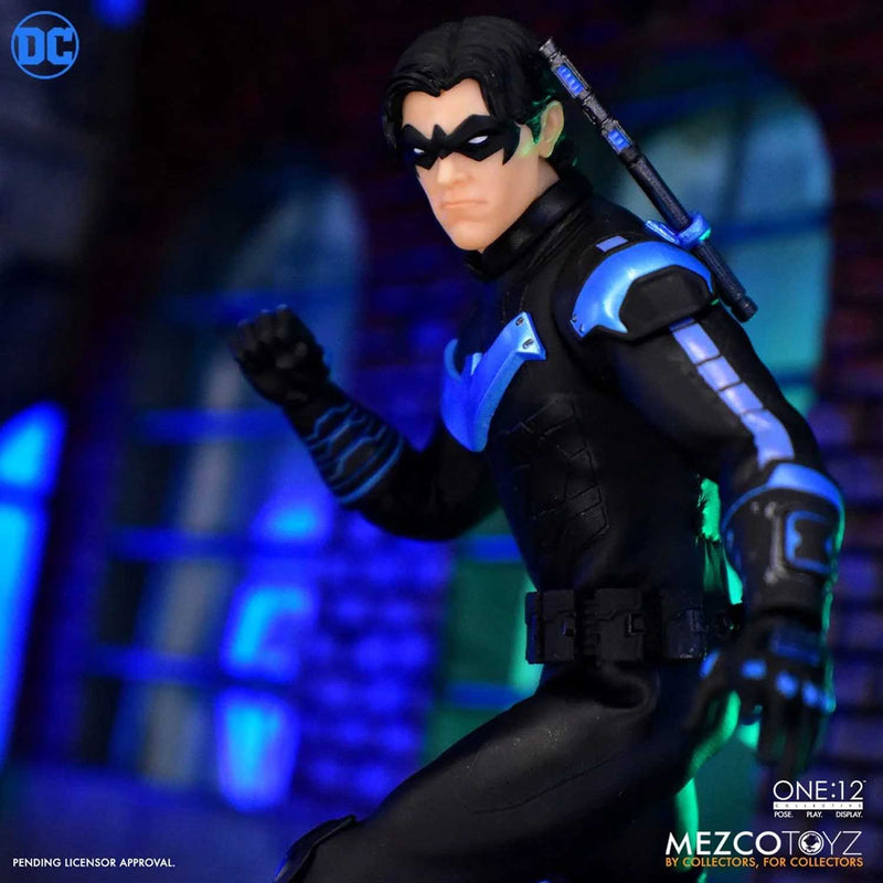 Load image into Gallery viewer, Mezco Toyz - One 12 DC Comics - Nightwing
