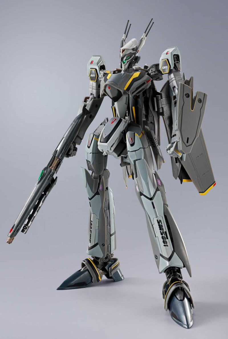 Load image into Gallery viewer, Bandai - Macross Frontier DX Chogokin: VF-25S Armored Messiah Valkyrie (Ozma Lee Custom) Revival Ver.
