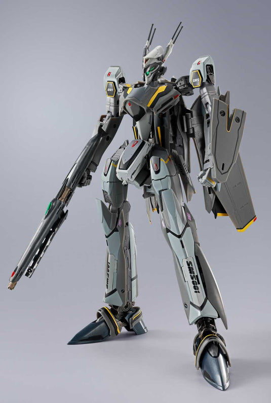 Bandai - Macross Frontier DX Chogokin: VF-25S Armored Messiah Valkyrie (Ozma Lee Custom) Revival Ver.