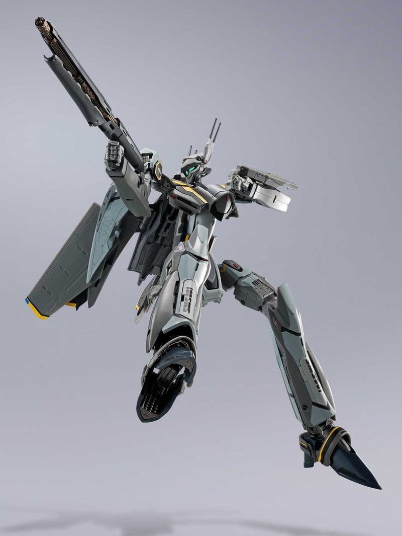 Load image into Gallery viewer, Bandai - Macross Frontier DX Chogokin: VF-25S Armored Messiah Valkyrie (Ozma Lee Custom) Revival Ver.
