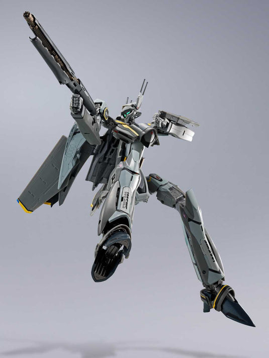 Bandai - Macross Frontier DX Chogokin: VF-25S Armored Messiah Valkyrie (Ozma Lee Custom) Revival Ver.