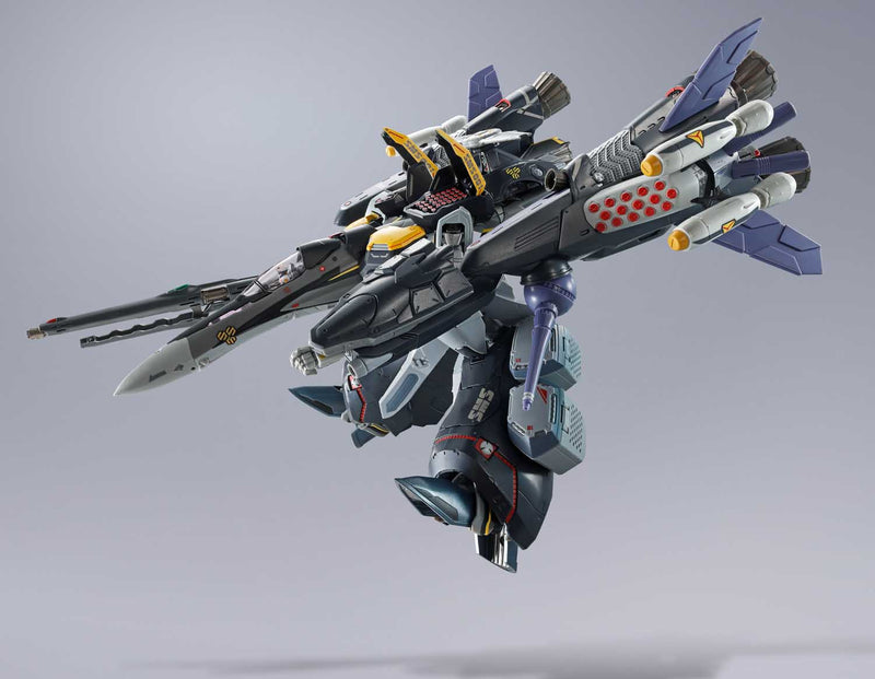 Load image into Gallery viewer, Bandai - Macross Frontier DX Chogokin: VF-25S Armored Messiah Valkyrie (Ozma Lee Custom) Revival Ver.
