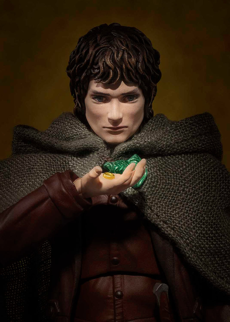 Load image into Gallery viewer, Bandai - S.H.Figuarts - The Lord of the Rings: Fellowship of The Ring - Frodo Baggins &amp; Gollum
