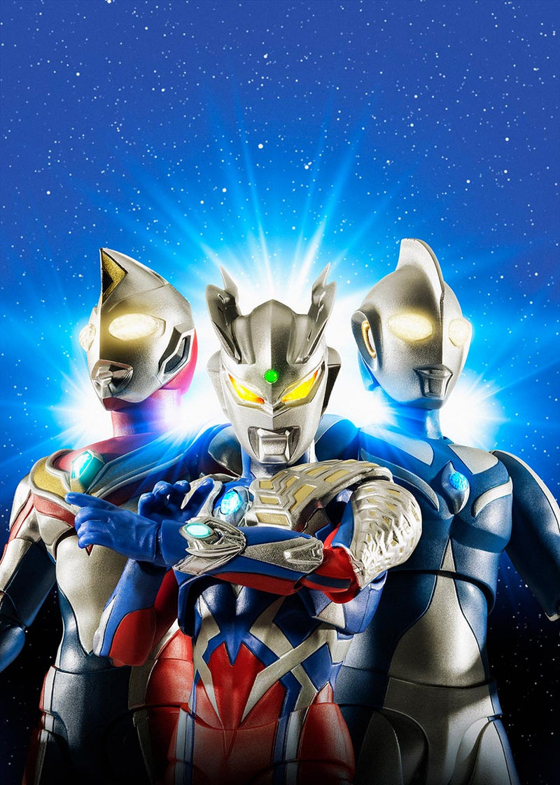 Load image into Gallery viewer, Bandai - S.H.Figuarts - Ultraman Cosmos - Ultraman Cosmos (Luna Mode)
