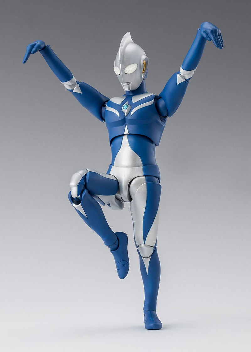 Load image into Gallery viewer, Bandai - S.H.Figuarts - Ultraman Cosmos - Ultraman Cosmos (Luna Mode)
