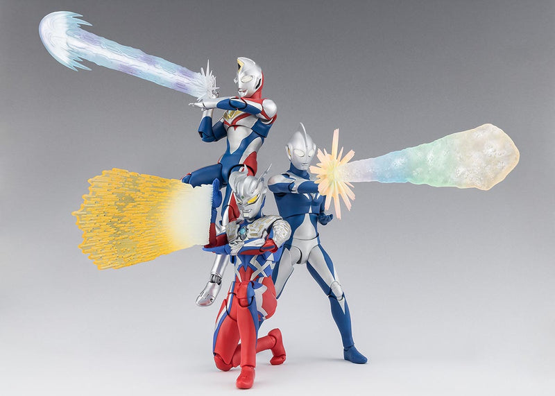 Load image into Gallery viewer, Bandai - S.H.Figuarts - Ultraman Cosmos - Ultraman Cosmos (Luna Mode)
