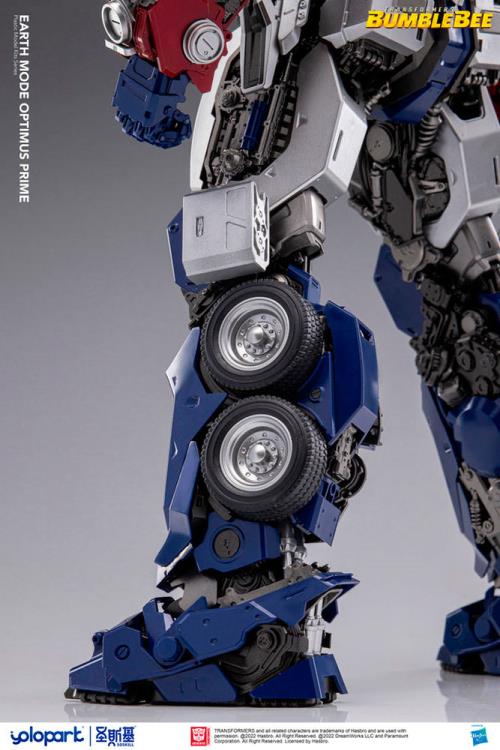 Load image into Gallery viewer, Yolopark - Transformers Bumblebee Movie - Earth Mode Optimus Prime Model Kit
