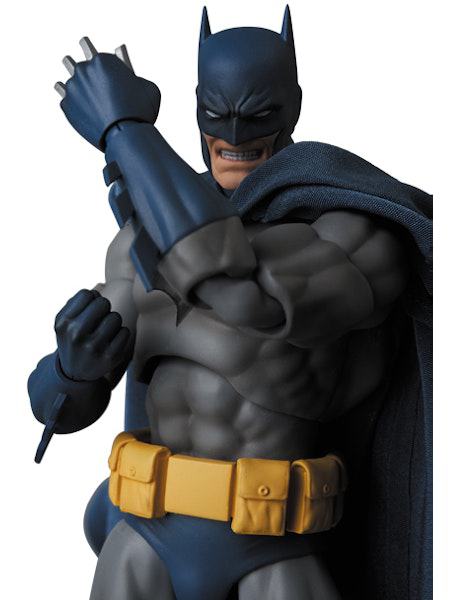 Load image into Gallery viewer, MAFEX Batman Hush - No. 105 Batman (Reissue)
