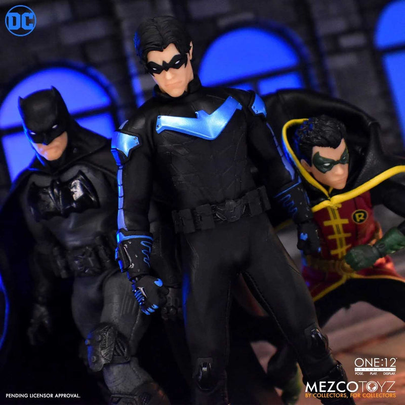 Load image into Gallery viewer, Mezco Toyz - One 12 DC Comics - Nightwing
