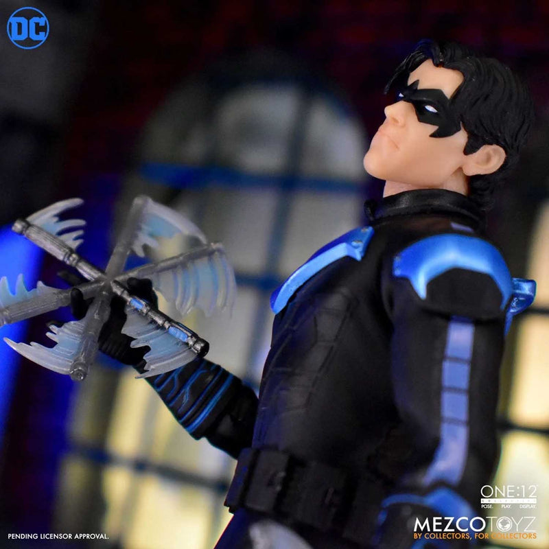 Load image into Gallery viewer, Mezco Toyz - One 12 DC Comics - Nightwing
