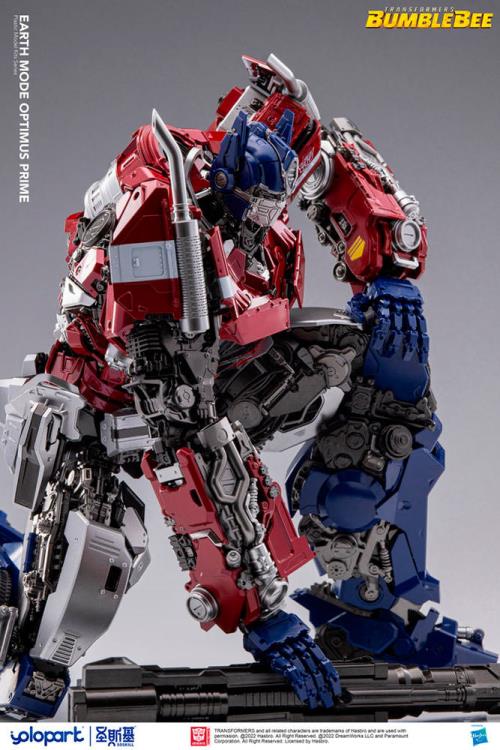 Load image into Gallery viewer, Yolopark - Transformers Bumblebee Movie - Earth Mode Optimus Prime Model Kit
