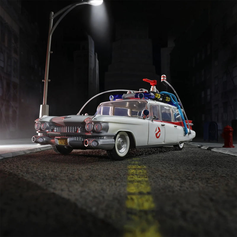 Load image into Gallery viewer, Ghostbusters Plasma Series - Ecto-1 (1984) Vehicle
