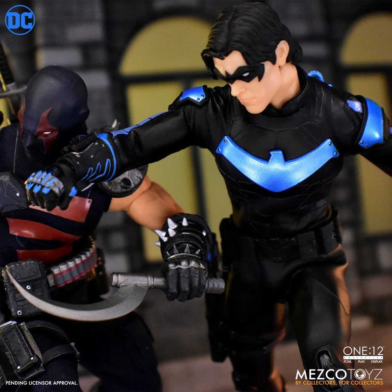 Load image into Gallery viewer, Mezco Toyz - One 12 DC Comics - Nightwing
