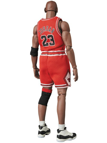 Load image into Gallery viewer, MAFEX NBA: Michael Jordan (Chicago Bulls) No. 100 (Reissue)
