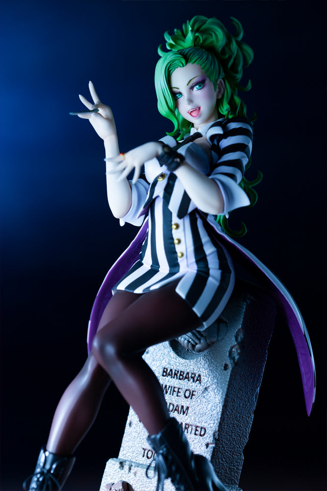 Load image into Gallery viewer, Kotobukiya - Beetlejuice Bishoujo Statue (Reissue)
