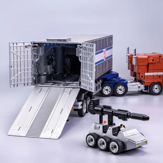 Robosen - Transformers - Flagship Optimus Prime Auto-Converting Robot