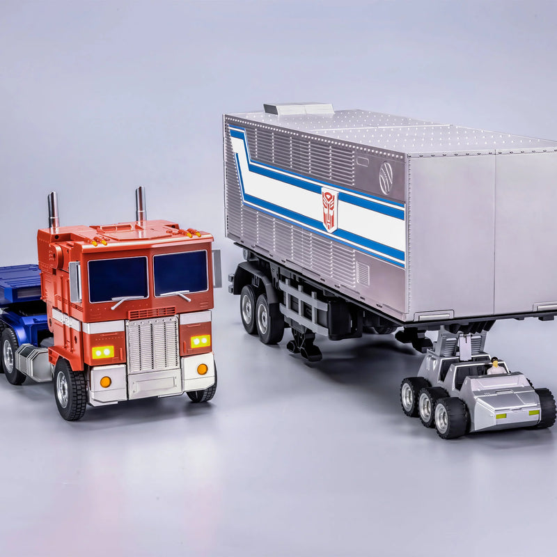 Load image into Gallery viewer, Robosen - Transformers - Flagship Optimus Prime Auto-Converting Robot
