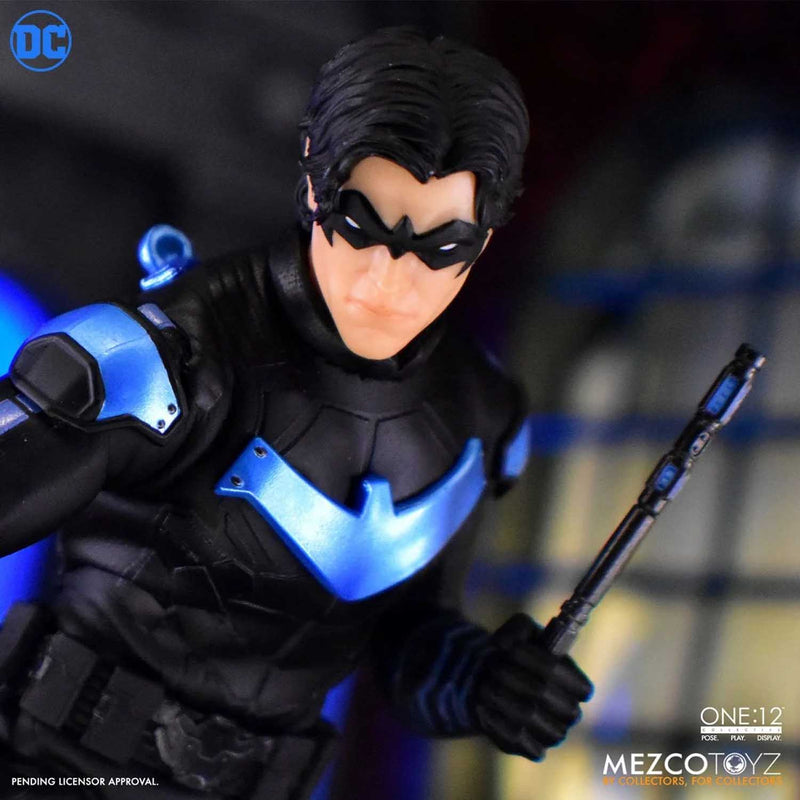 Load image into Gallery viewer, Mezco Toyz - One 12 DC Comics - Nightwing
