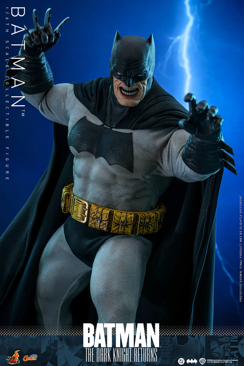 Load image into Gallery viewer, Hot Toys - DC Comics - Batman The Dark Knight Returns - Batman
