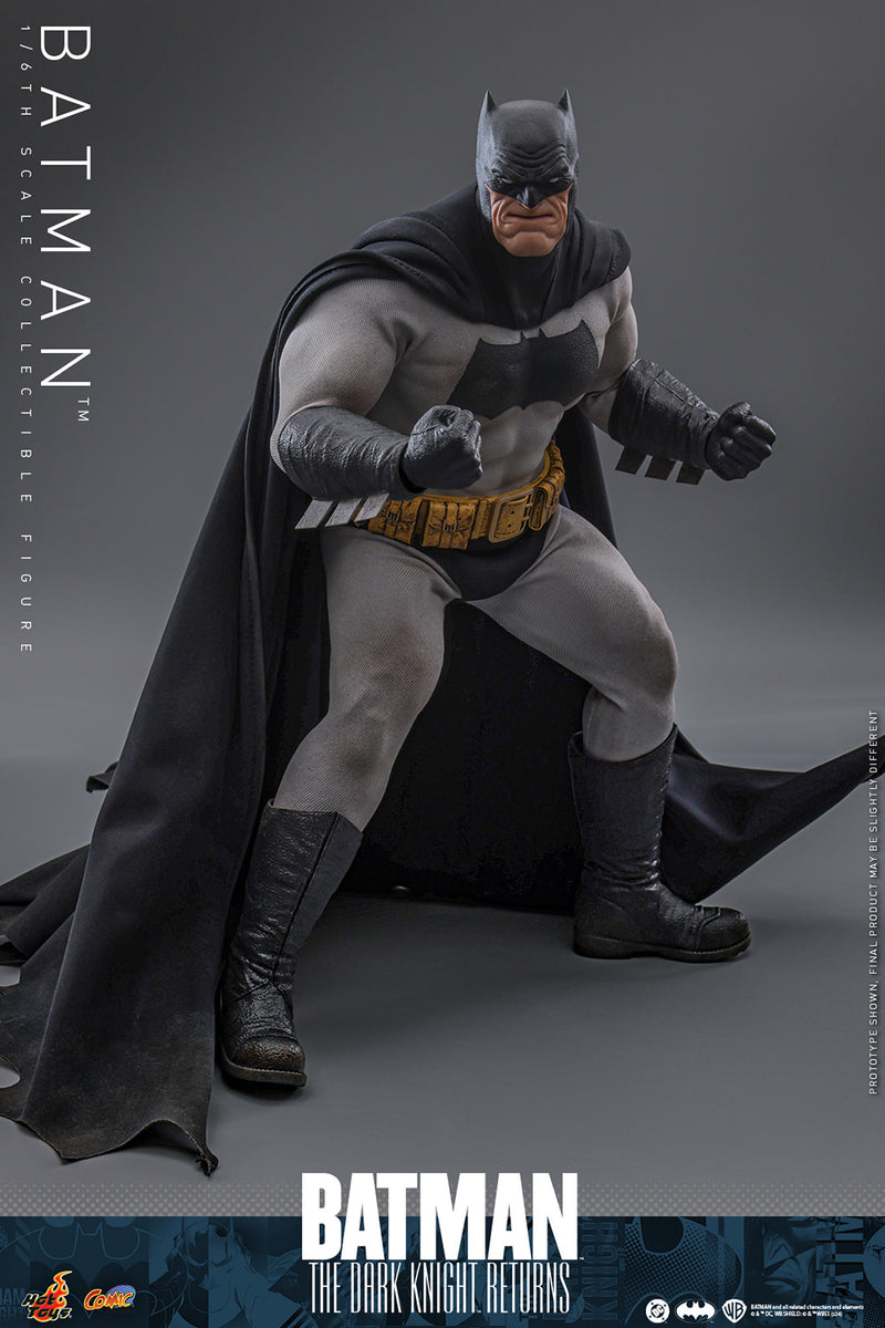 Load image into Gallery viewer, Hot Toys - DC Comics - Batman The Dark Knight Returns - Batman
