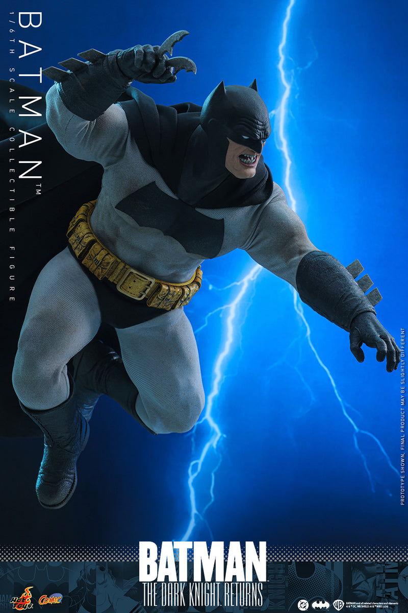 Load image into Gallery viewer, Hot Toys - DC Comics - Batman The Dark Knight Returns - Batman
