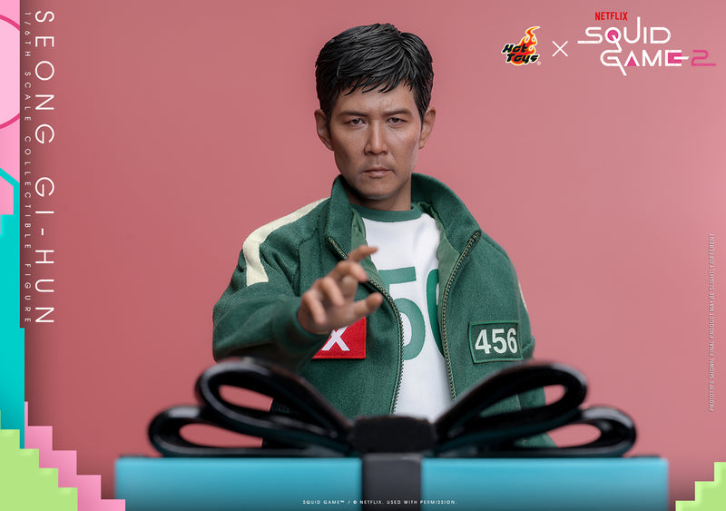 Load image into Gallery viewer, Hot Toys - Squid Game: Seong Gi-hun
