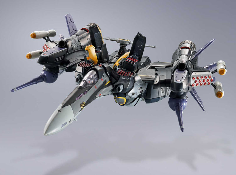 Load image into Gallery viewer, Bandai - Macross Frontier DX Chogokin: VF-25S Armored Messiah Valkyrie (Ozma Lee Custom) Revival Ver.
