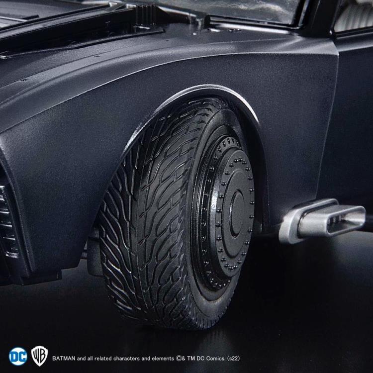 Load image into Gallery viewer, Bandai - The Batman (2022): Batmobile 1/35 Scale Model
