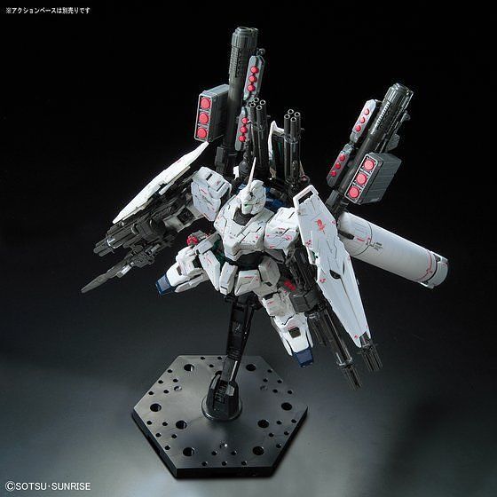 Load image into Gallery viewer, Real Grade 1/144 - RG-30 Full Armor Unicorn Gundam
