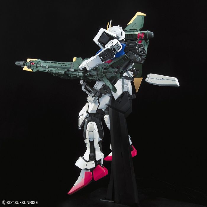 Load image into Gallery viewer, Perfect Grade 1/60 - GAT-X105+AQM/E-YM1 Perfect Strike Gundam
