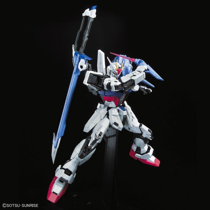 Load image into Gallery viewer, Perfect Grade 1/60 - GAT-X105+AQM/E-YM1 Perfect Strike Gundam
