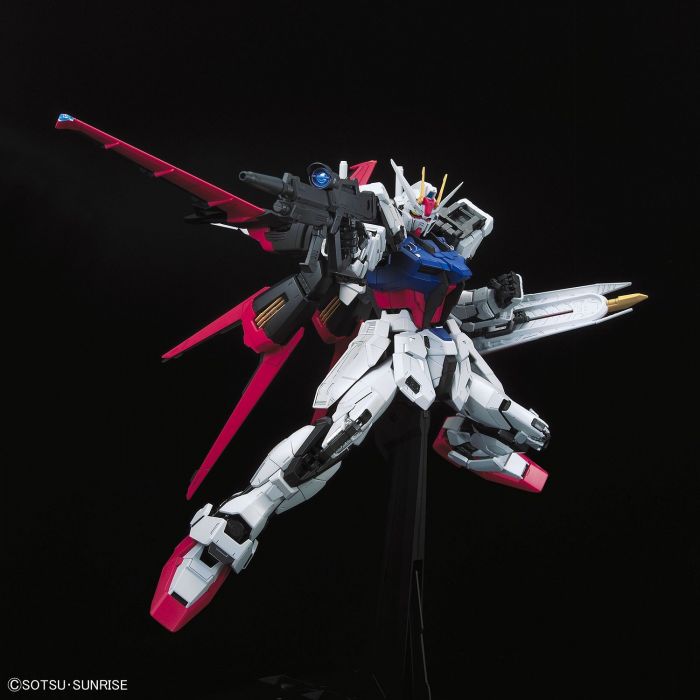 Load image into Gallery viewer, Perfect Grade 1/60 - GAT-X105+AQM/E-YM1 Perfect Strike Gundam
