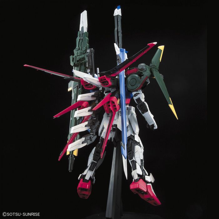 Load image into Gallery viewer, Perfect Grade 1/60 - GAT-X105+AQM/E-YM1 Perfect Strike Gundam
