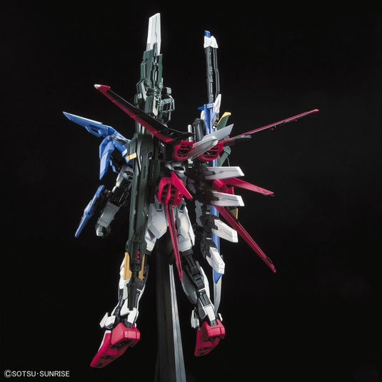 Perfect Grade 1/60 - GAT-X105+AQM/E-YM1 Perfect Strike Gundam