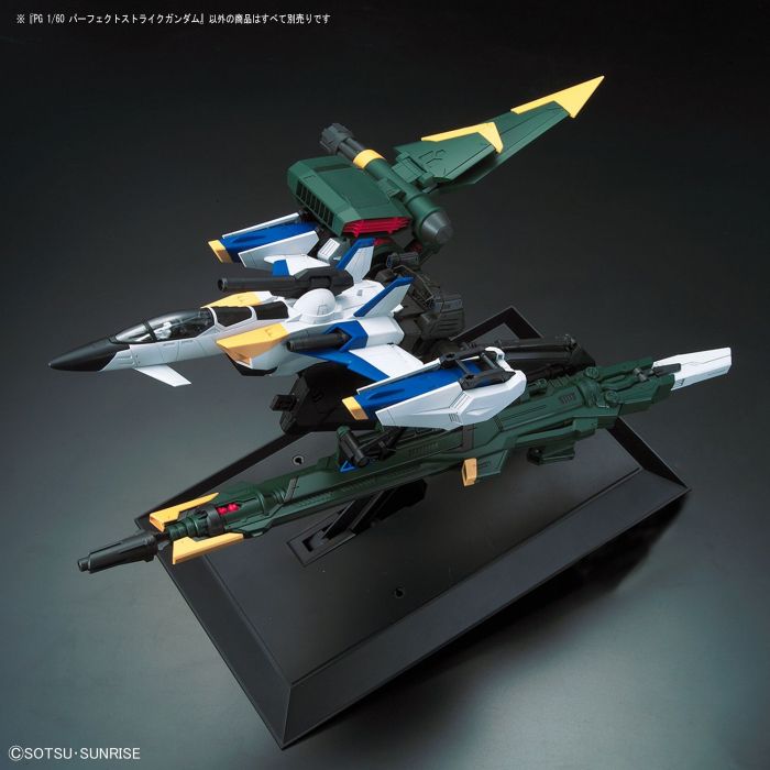 Load image into Gallery viewer, Perfect Grade 1/60 - GAT-X105+AQM/E-YM1 Perfect Strike Gundam
