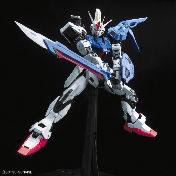 Load image into Gallery viewer, Perfect Grade 1/60 - GAT-X105+AQM/E-YM1 Perfect Strike Gundam
