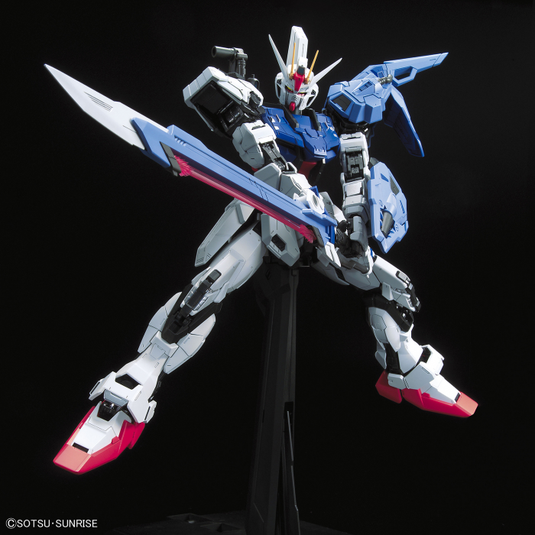 Perfect Grade 1/60 - GAT-X105+AQM/E-YM1 Perfect Strike Gundam