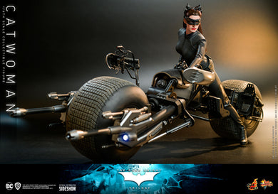 Hot Toys - The Dark Knight - Catwoman