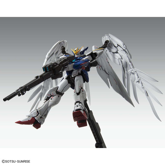 Master Grade 1/100 - Wing Gundam Zero EW Ver. Ka